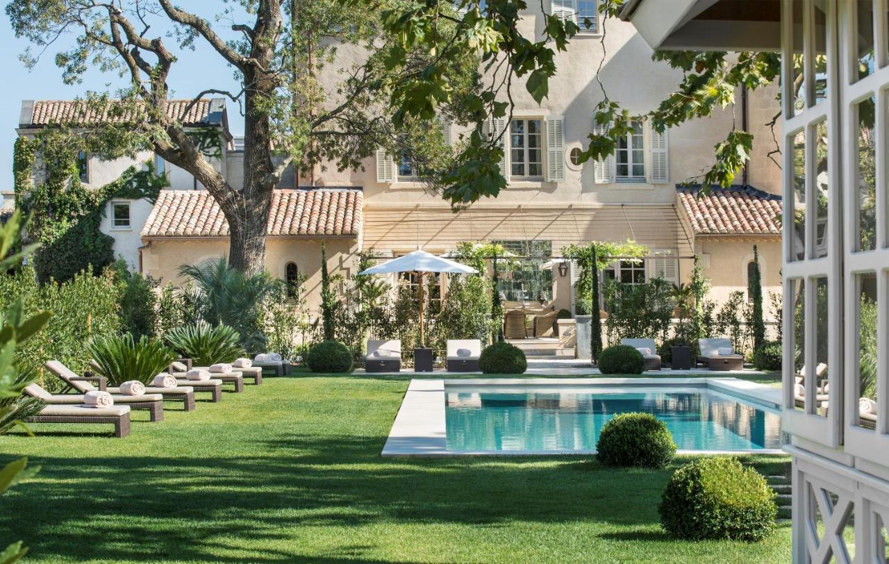 Hotel Chateau D'Estoublon Fontvieille Exterior foto